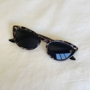 Floucia Elvera Cat Eye Sunglasses